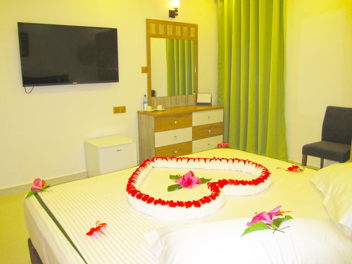 Hotel Sea Star Diving Addu City Zewnętrze zdjęcie